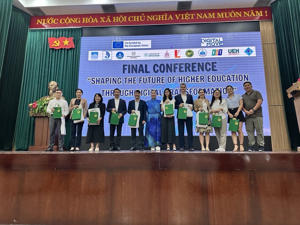 ДАРХАН ХААИС-ийн төлөөлөл "ERASMUS+" хөтөлбөрийн санхүүжилттэй "DIGITAL MOVE" төслийн тайлангийн хуралд оролцлоо.